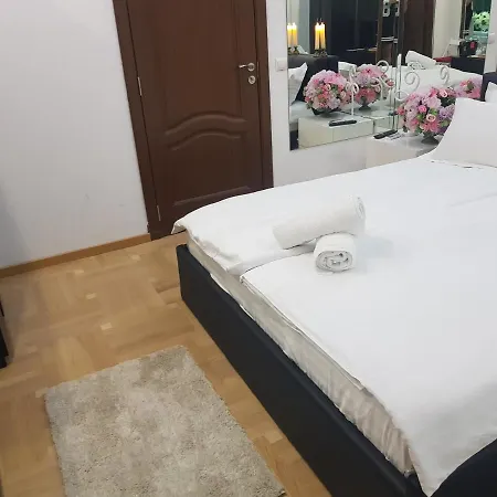 Mirrors Mega Mall National Arena Appartement *