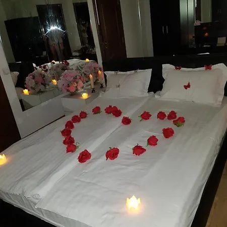 Mirrors Mega Mall National Arena Apartament *