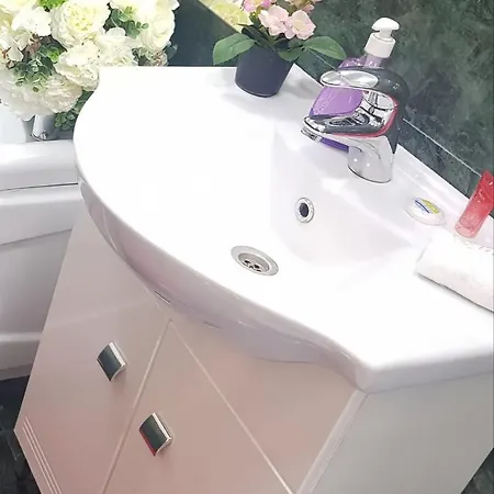 Mirrors Mega Mall National Arena Apartament *