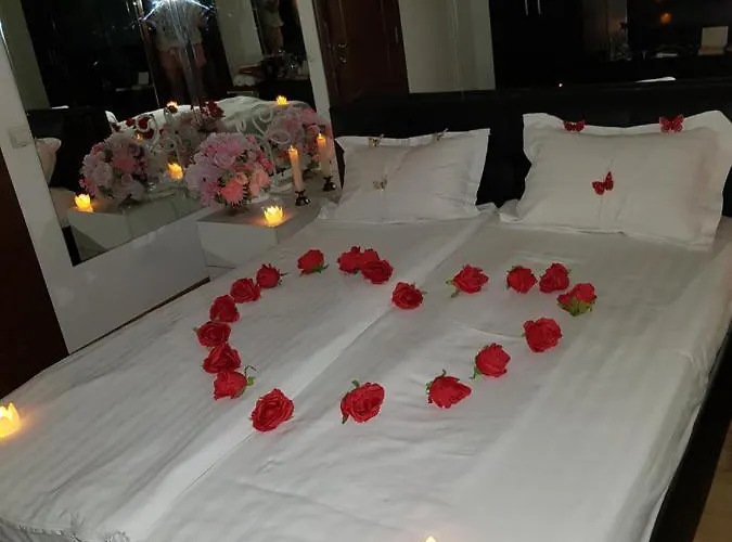 Mirrors Mega Mall National Arena شقة *