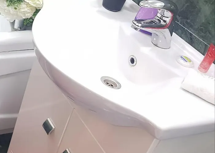 Mirrors Mega Mall National Arena شقة *